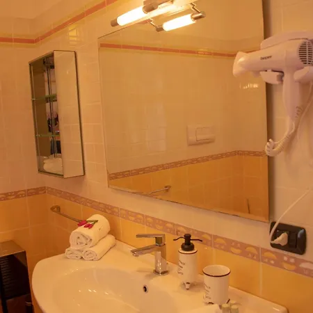 Reginella ゲストハウス サレルノ