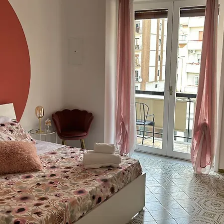 Reginella ゲストハウス サレルノ